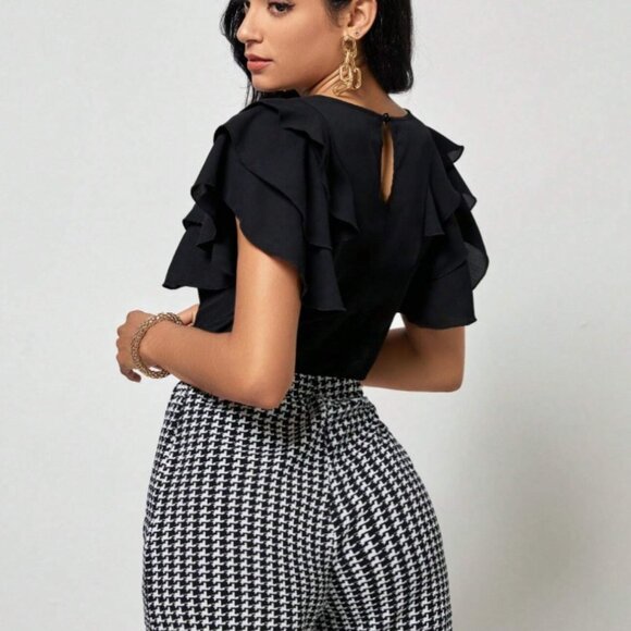 NEW! Sizes M, L or XL Houndstooth Print Button Detail Shorts Black & White - Picture 2 of 5